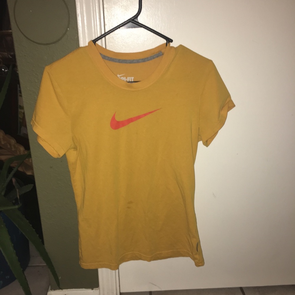 Dri-fit T-shirt (yellow)